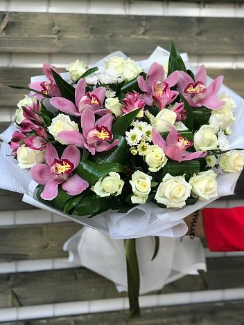 Букет цветов из: Розы и Хризантемы в Октябрьский Башкортостан