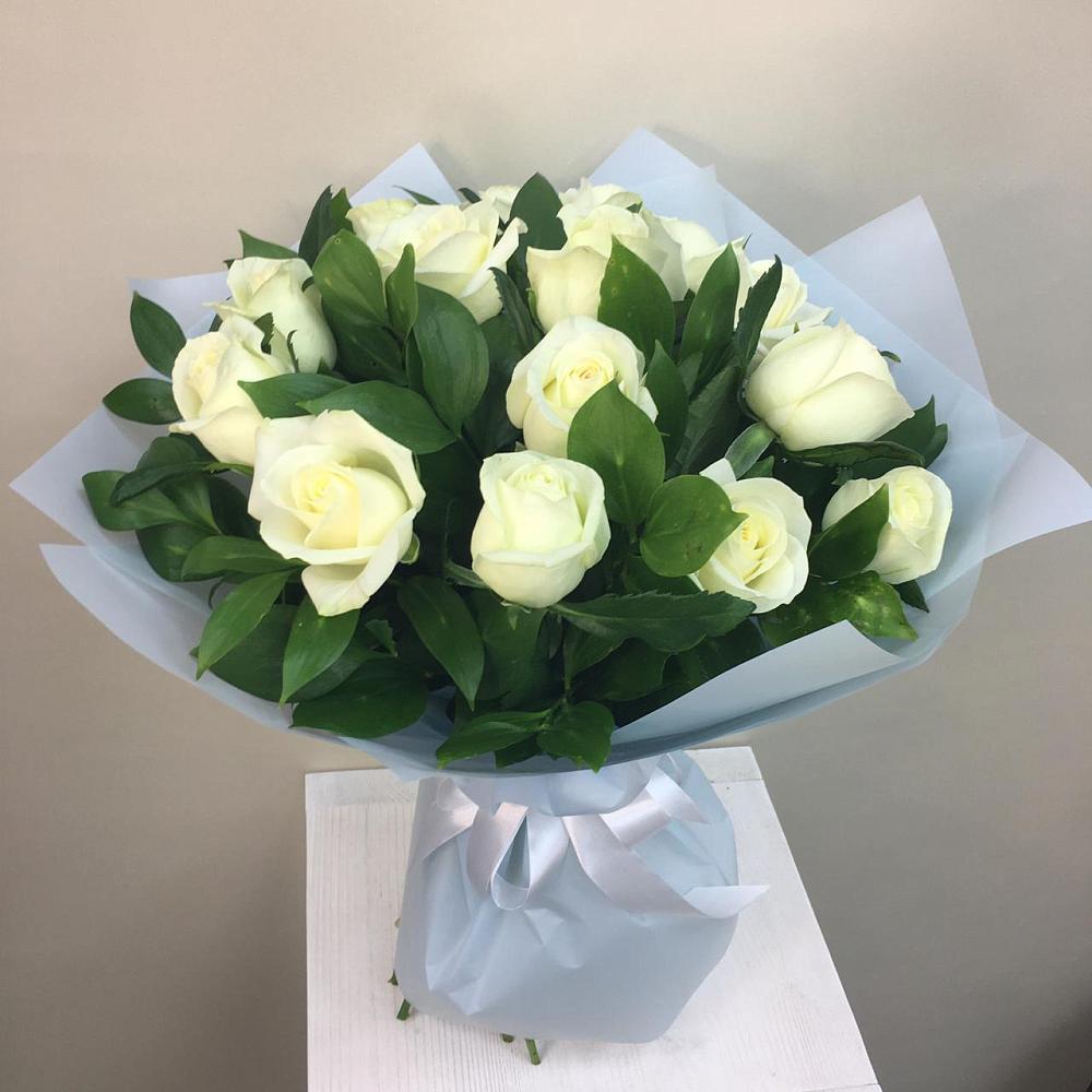 Букет 15 Белых роз Проуд в Октябрьский Башкортостан