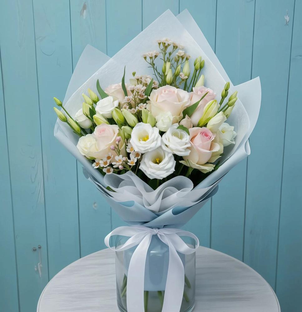 Букет цветов из: Розы и Лизиантусы в Октябрьский Башкортостан