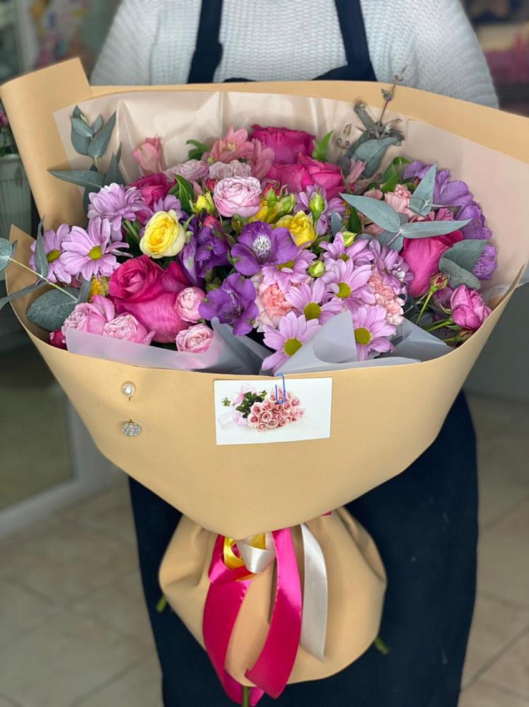 Букет цветов из: Хризантемы, Гвоздики и Альстромерии в Октябрьский Башкортостан