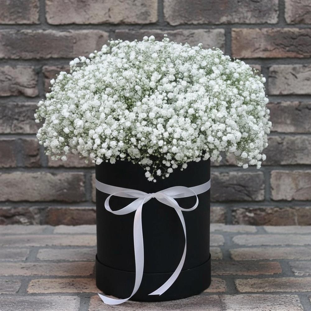 Цветочная композиция из Гипсофила в шляпной коробке в Октябрьский Башкортостан