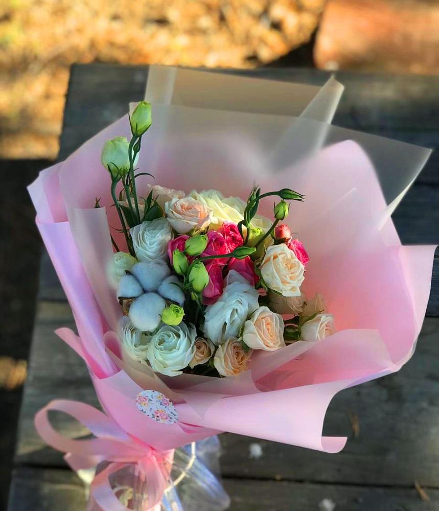 Букет цветов из: Розы и Лизиантусы в Октябрьский Башкортостан