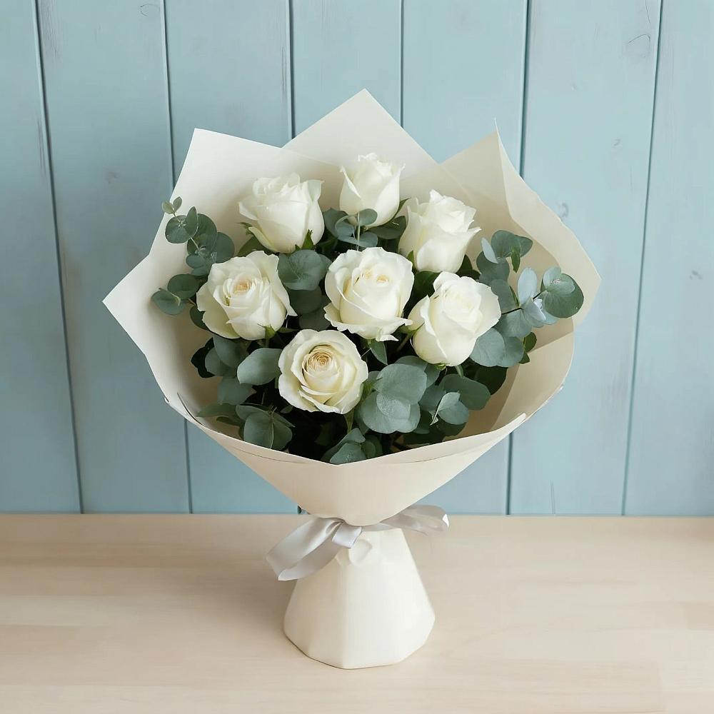 Букет Белые розы в Эвкалипте в Октябрьский Башкортостан