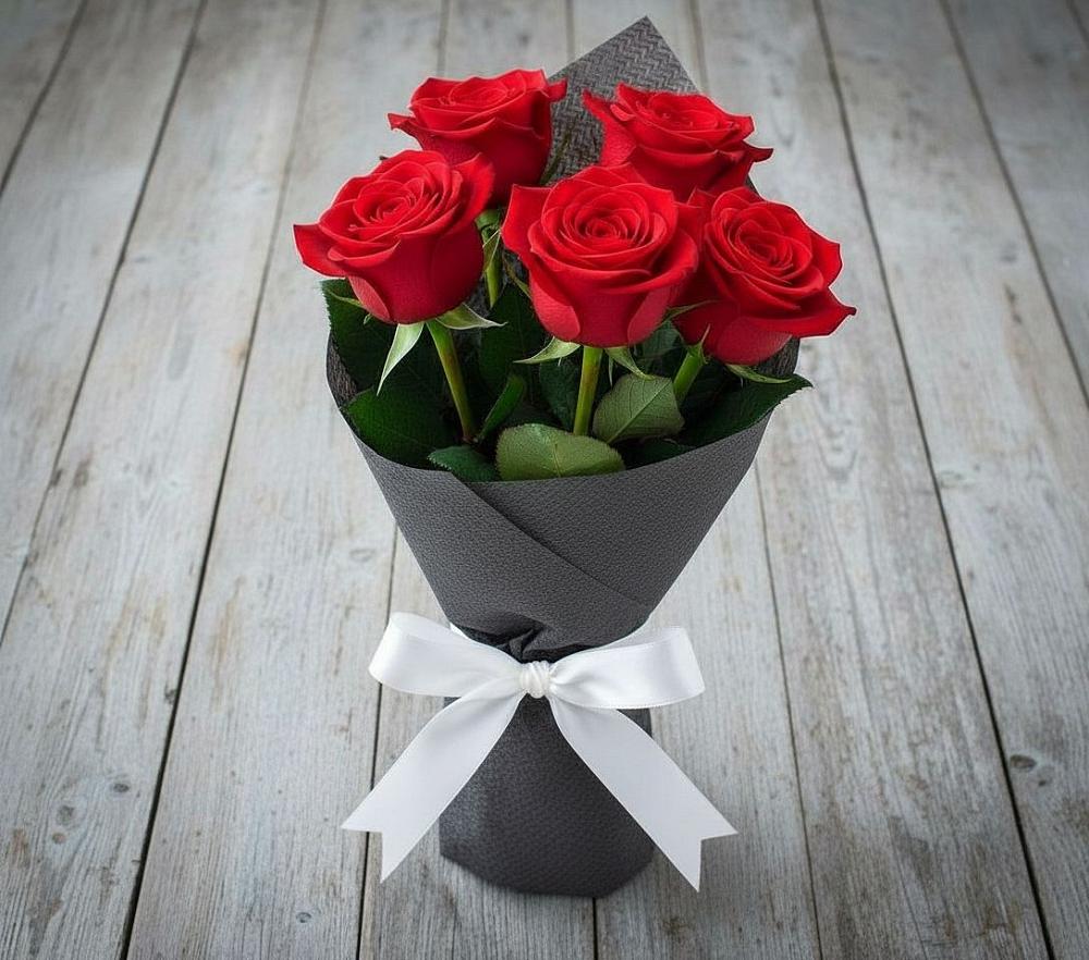 Букет 5 Красных роз Эдлесс Лав в Октябрьский Башкортостан