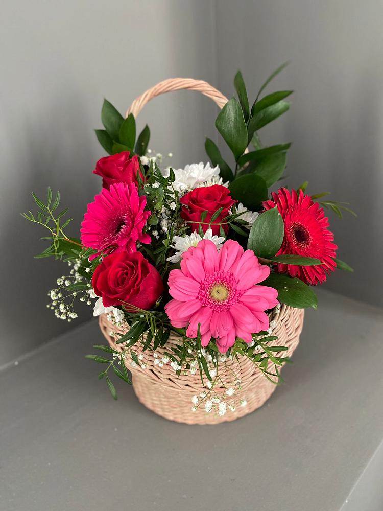 Цветочная композиция из Розы, Хризантемы и Герберы в корзине в Октябрьский Башкортостан