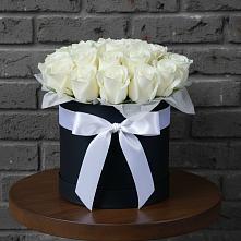 Цветочная композиция из Розы в шляпной коробке в Октябрьский Башкортостан